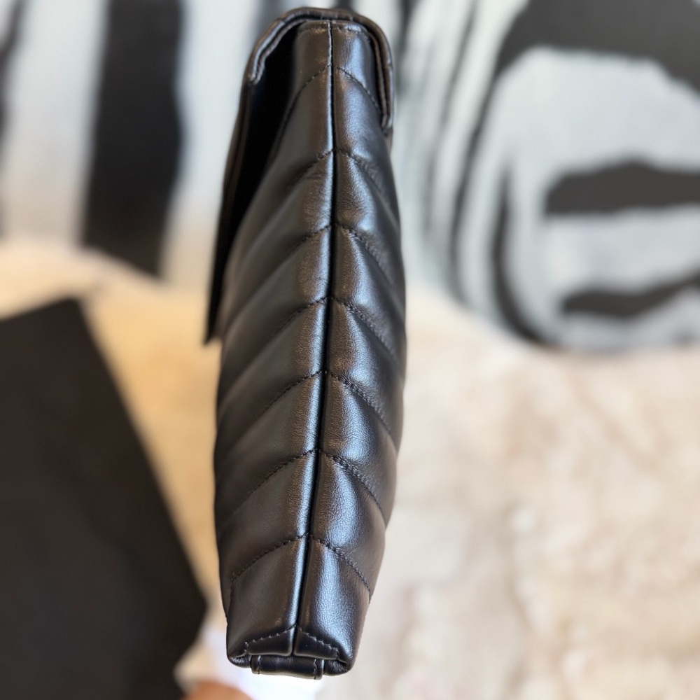 Saint Laurent Monogram Loulou document holder - Picture 7 of 16